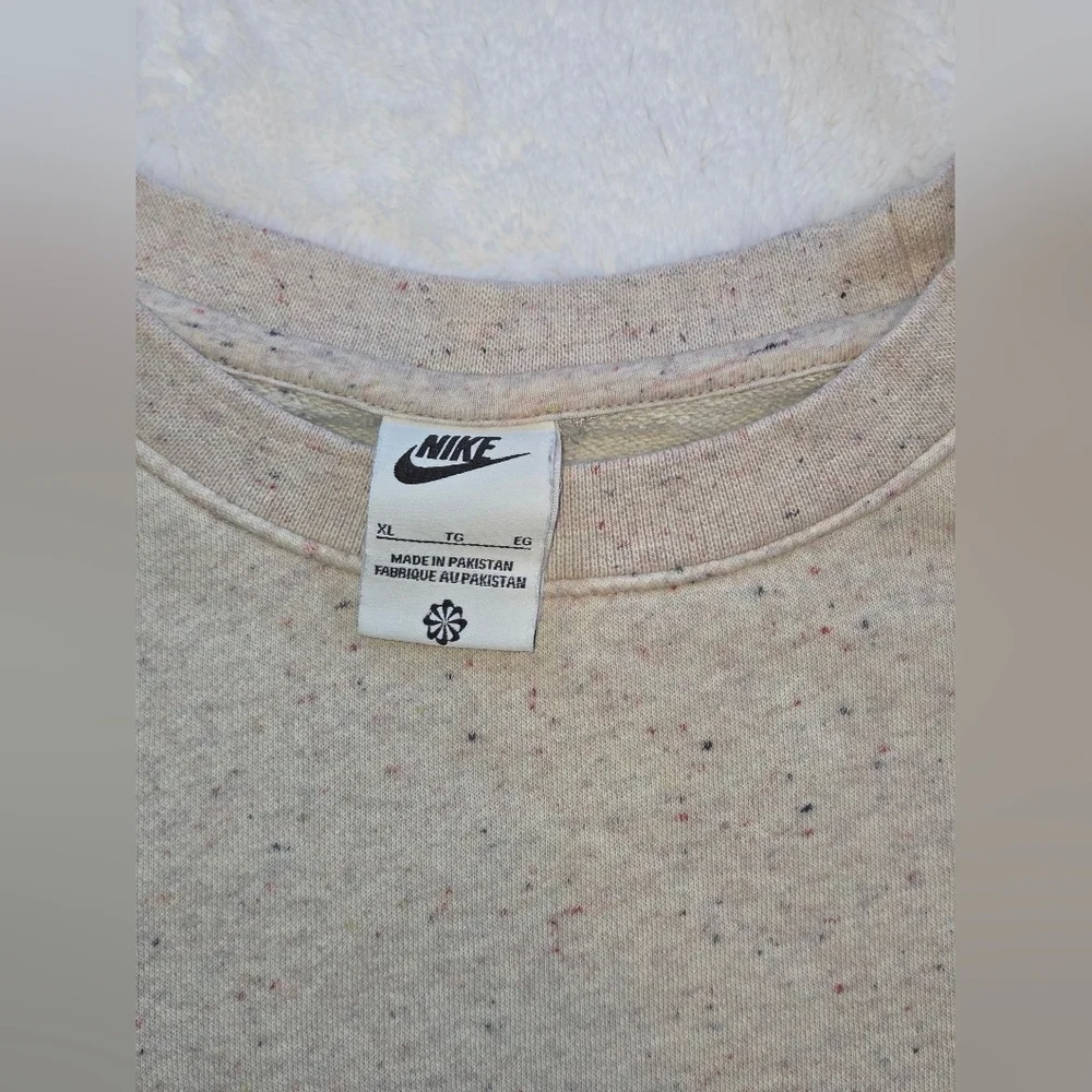 NIKE Club Fleece Pullover Crew – Sustainable Materials XL